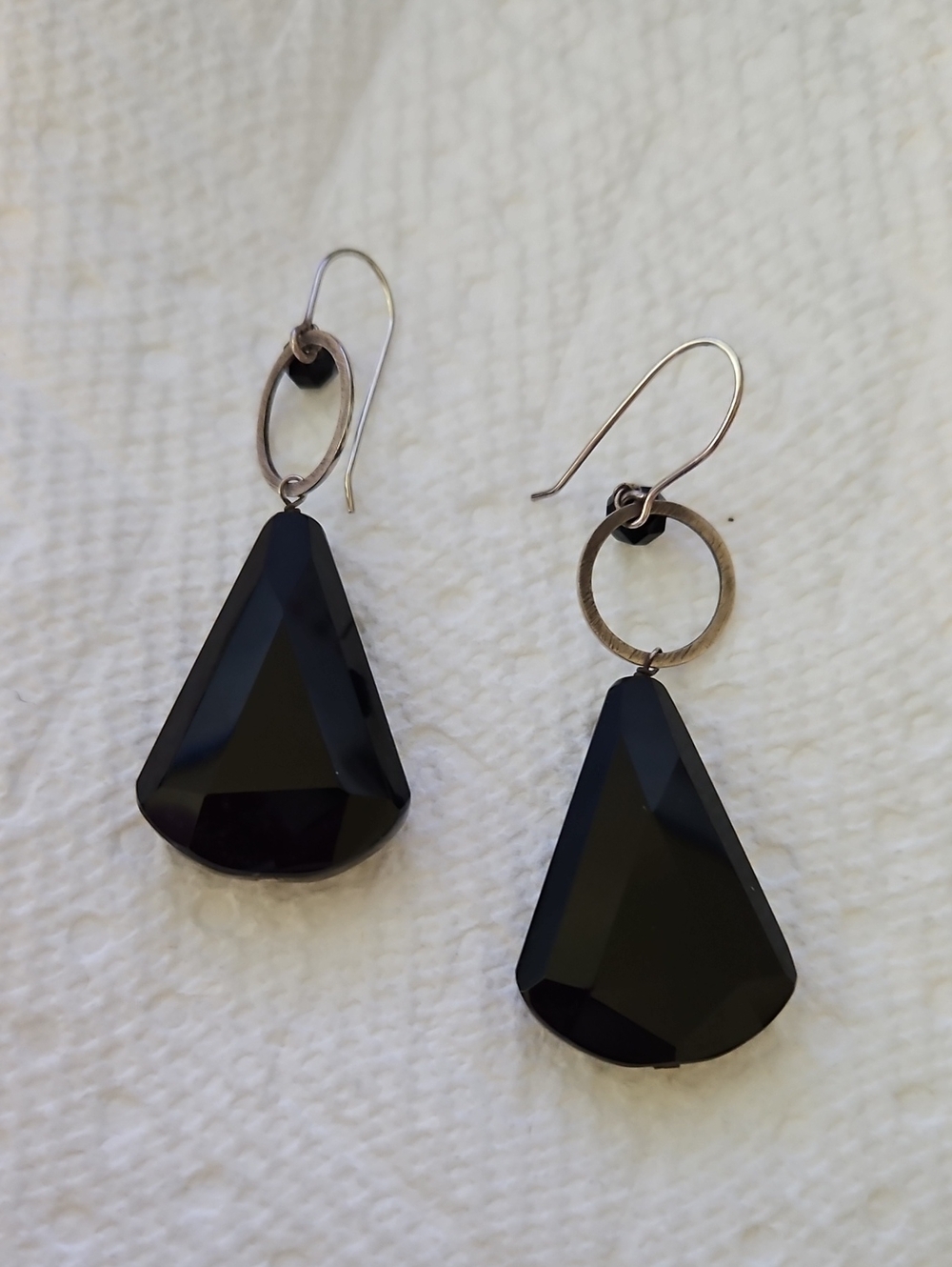 Black Faceted Teardrop Dangle Earrings - Unknown Brand